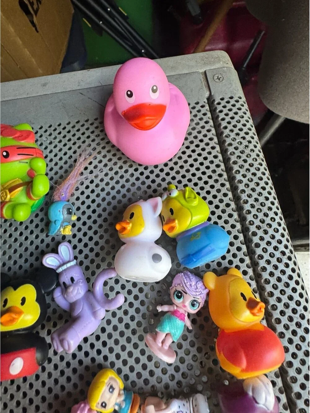 LOT OF DISNEY DUCKS LOL SURPRISE MINIATURE KIDS TOYS